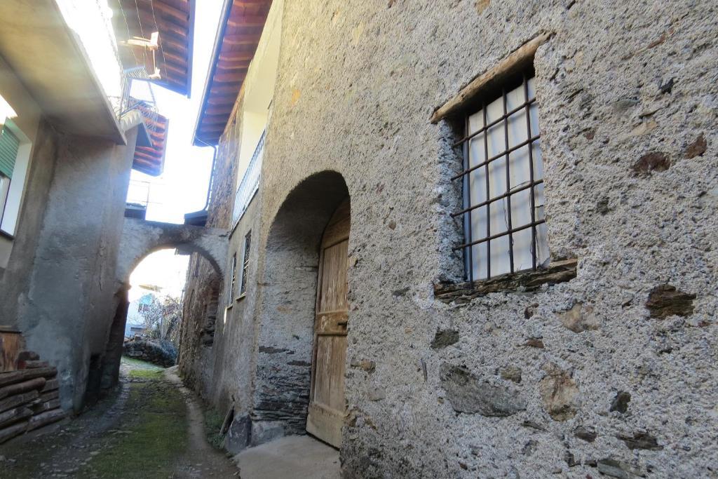 B&B Il Grappolo Bianzone Exteriör bild
